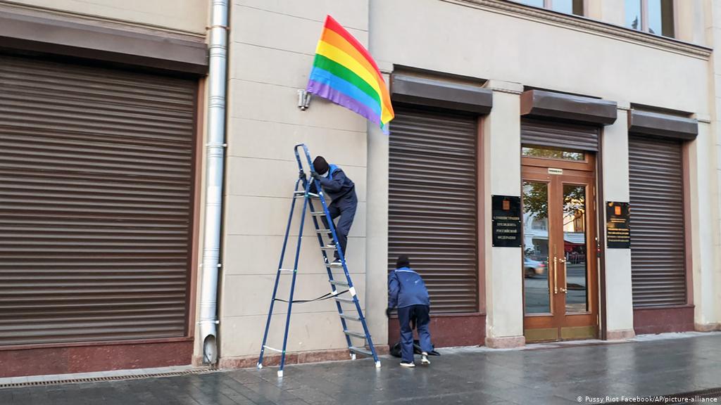 Integrantes da banda Pussy Riot presas após protesto pró LGBT