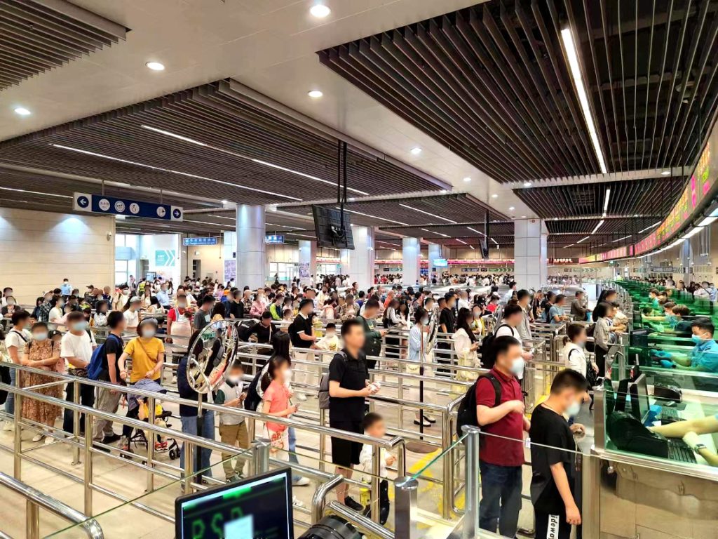 關閘 Portas do Cerco Border Gate 澳門 拱北 水貨 Alfândega 海關 contrabando blue card 藍卡 勞工 過關 tourist turismo turista Macau