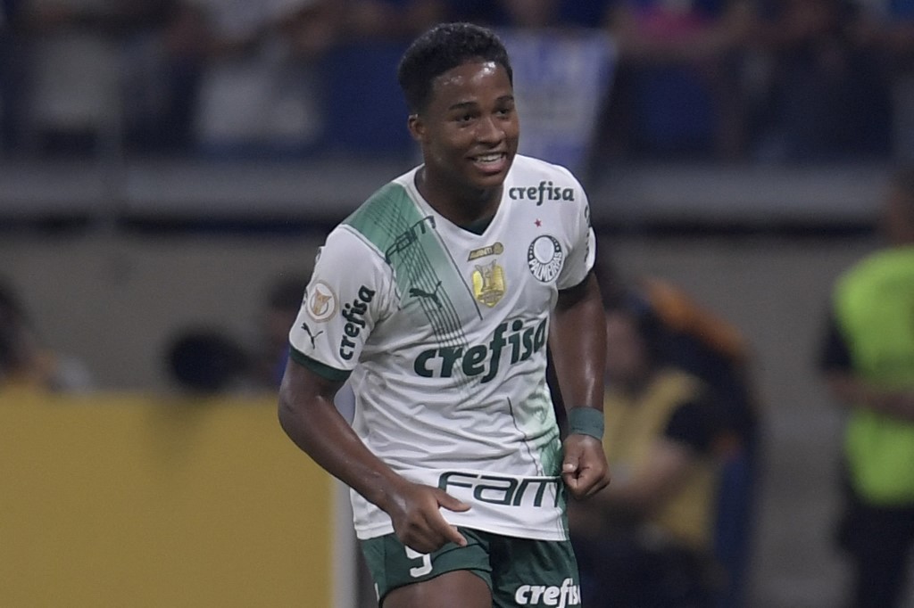 Endrick comanda maior virada do Brasileiro e leva Palmeiras ao título