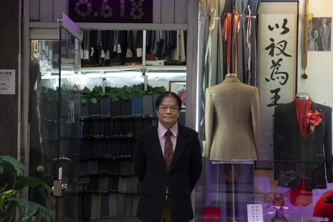 Fong Chan Hou-Shop owner of I Choi Tailor Shop-1-credits-by-Plataforma
