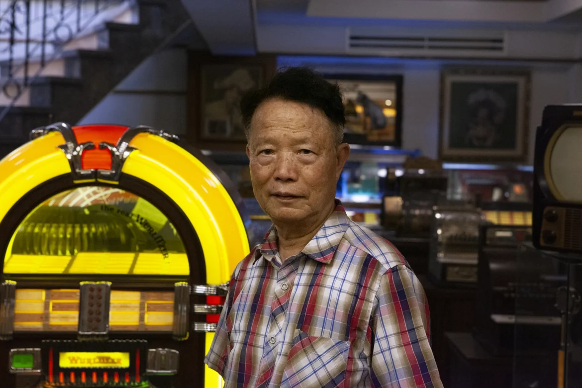 Henry Chan-owner of the Sound of the Century – Museum of Vintage Sound Machines-credits-by-Plataforma