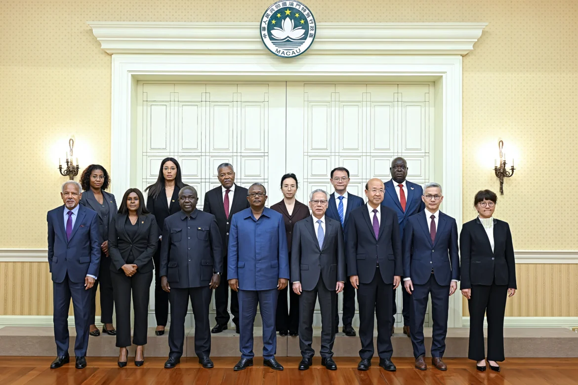 Chief Executive, Mr Sam Hou Fai, meets with the President of the Republic of Guinea-Bissau, Mr Umaro Sissoco Embaló, in Macao. credit by GCS