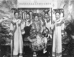 慈禧太后(1835年11月29日—1908年11月15日), 晚期大清帝國實際上的最高統治者